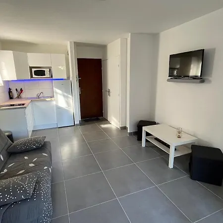 T2 Proche Naturiste , Piscine , Clim , Parking *
