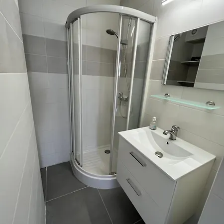 Апартаменты T2 Proche Naturiste , Piscine , Clim , Parking